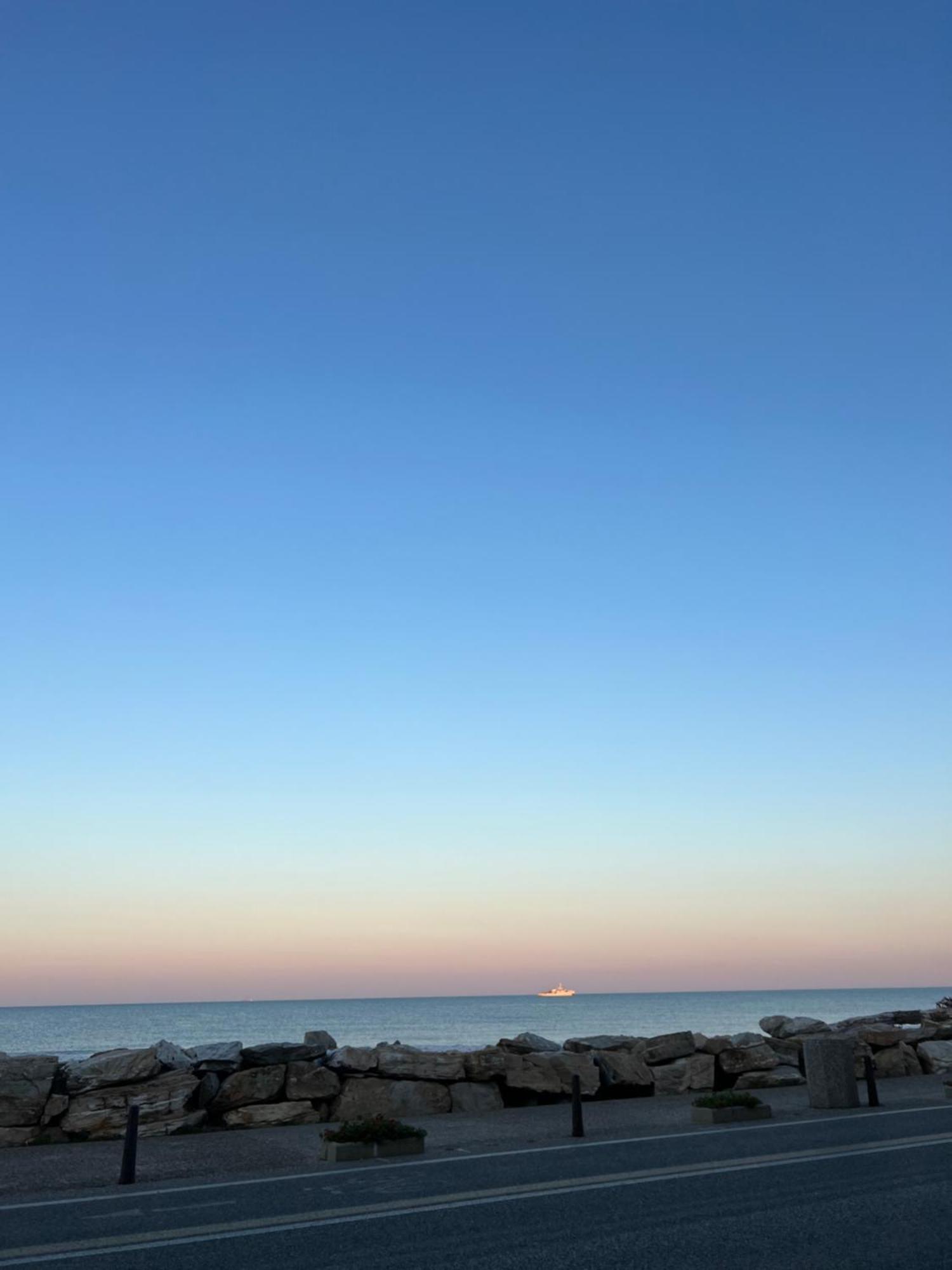 Il Faro Beach House Marina Di Pisa Exterior photo